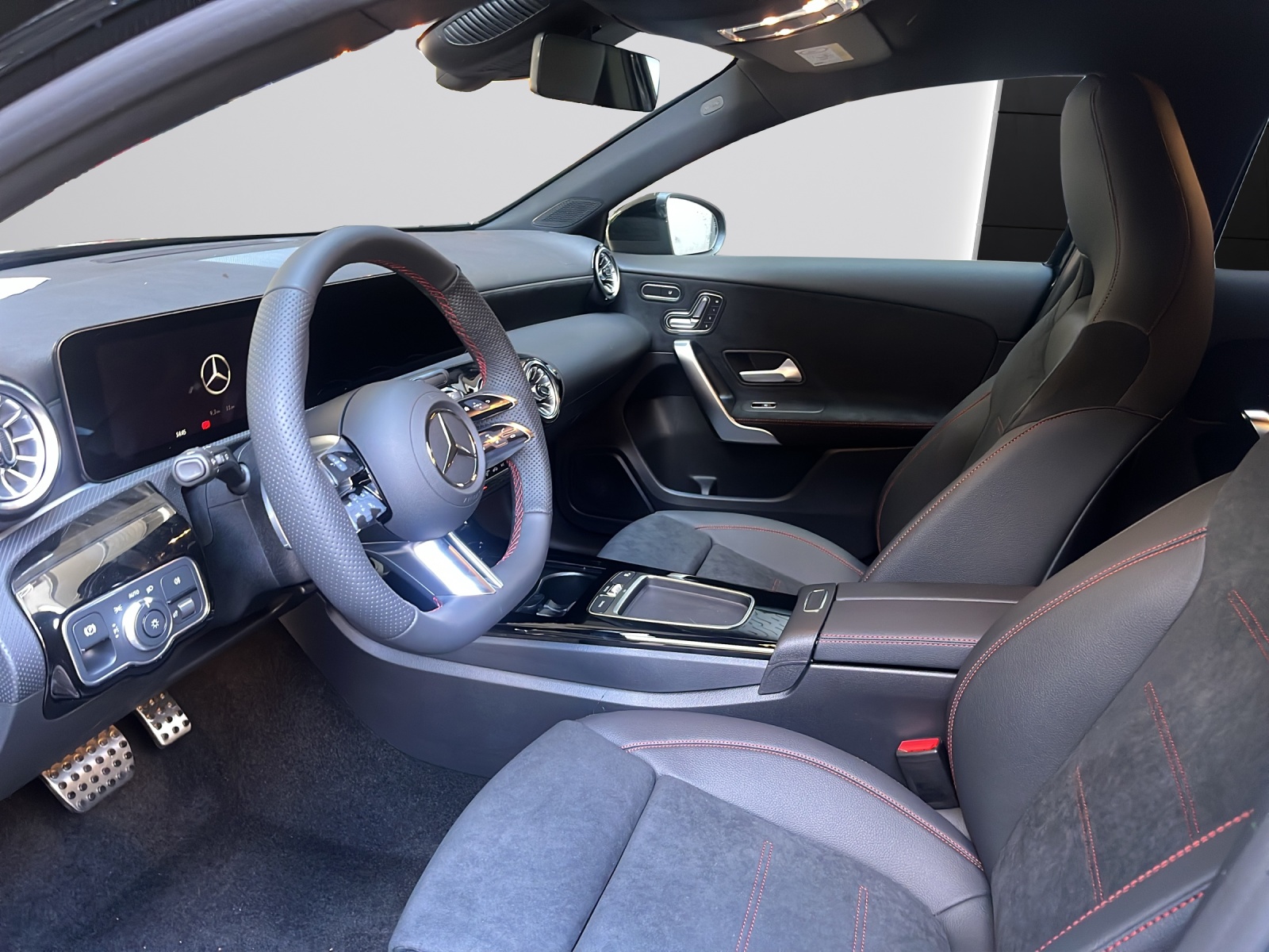 Image MERCEDES-BENZ A-200 A 200 Night Star 7G-DCT