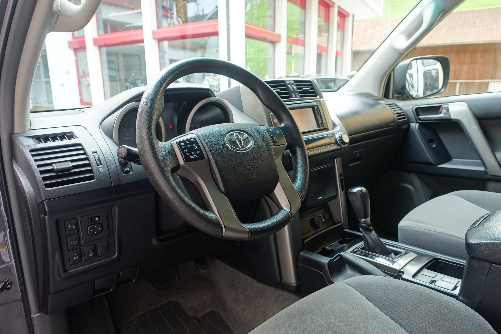 TOYOTA Land Cruiser 3.0 TD Linea Luna Automatic-showroom-element-2