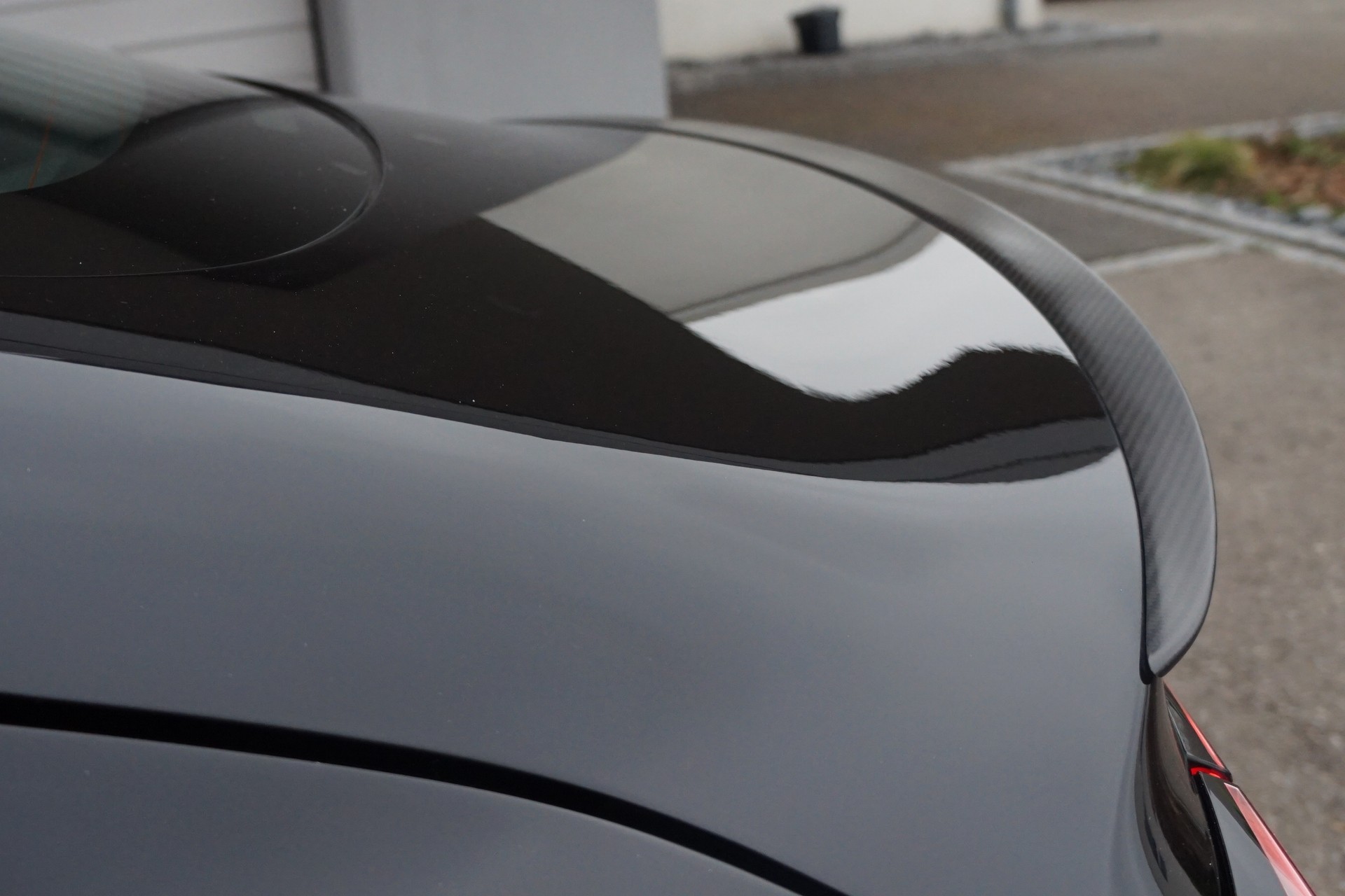 TESLA Model 3 Performance Long Range AWD ** GARANTIE bis 01.2029 **-showroom-element-3