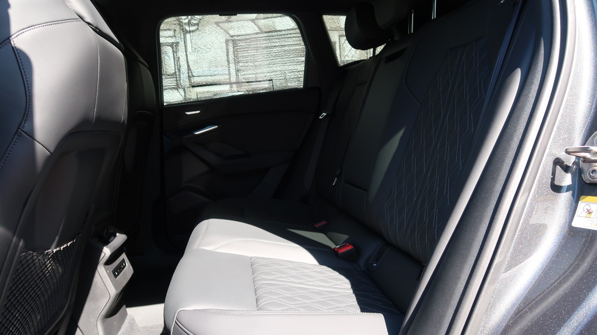 AUDI Q6 e-tron quattro-image-11