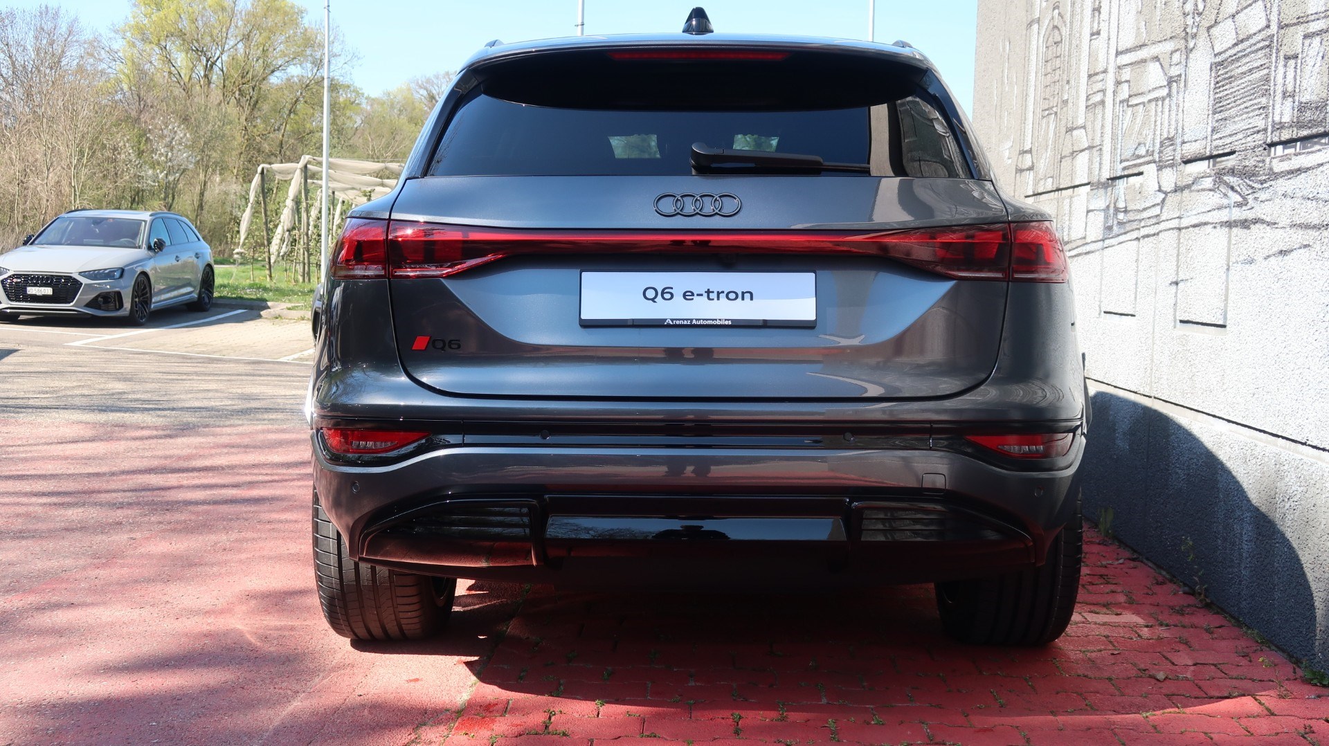AUDI Q6 e-tron quattro-image-2