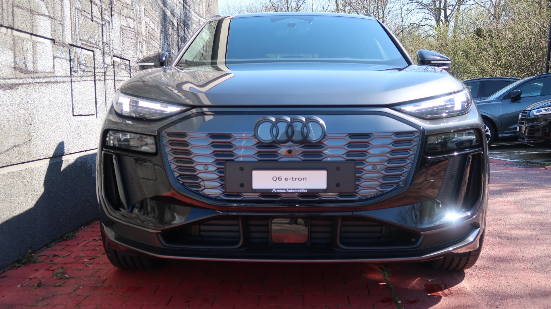 AUDI Q6 e-tron quattro-image-3