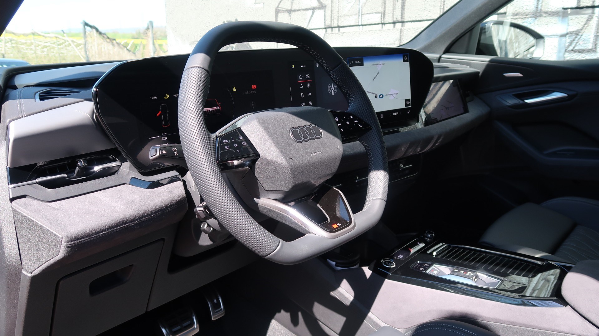 AUDI Q6 e-tron quattro-image-5