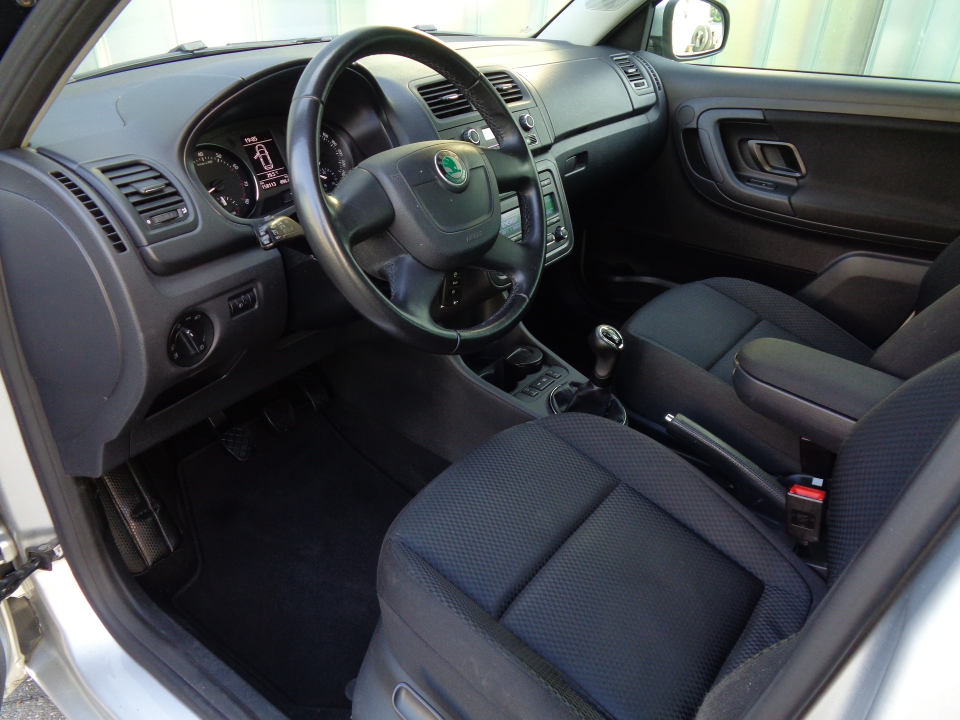 SKODA Fabia 1.2 TSI Elegance-image-1