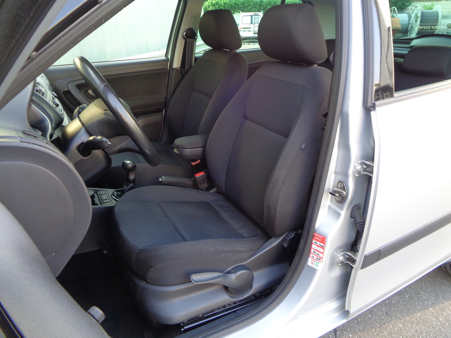SKODA Fabia 1.2 TSI Elegance-image-5