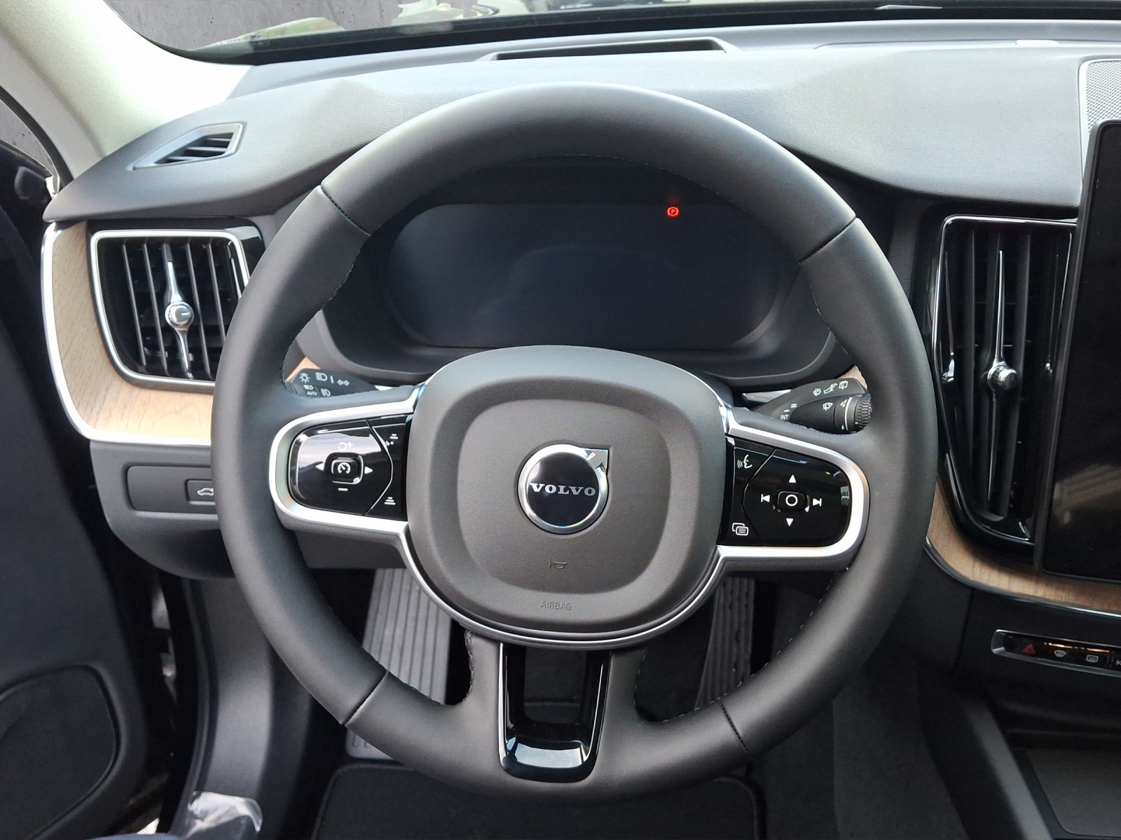 Image VOLVO XC60 XC60 T8 eAWD PluginHybrid Plus Dark Geartronic