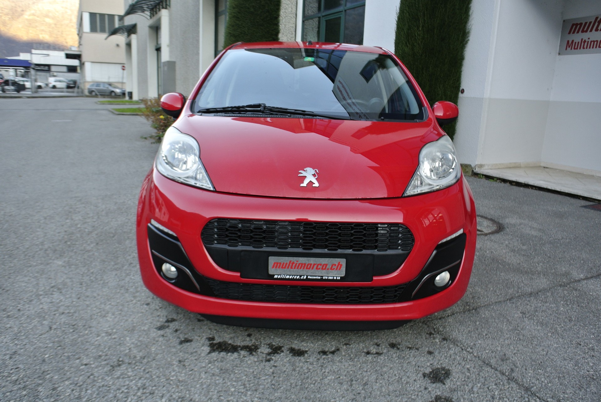PEUGEOT 107 1.0 Swiss Edition-showroom-element-1