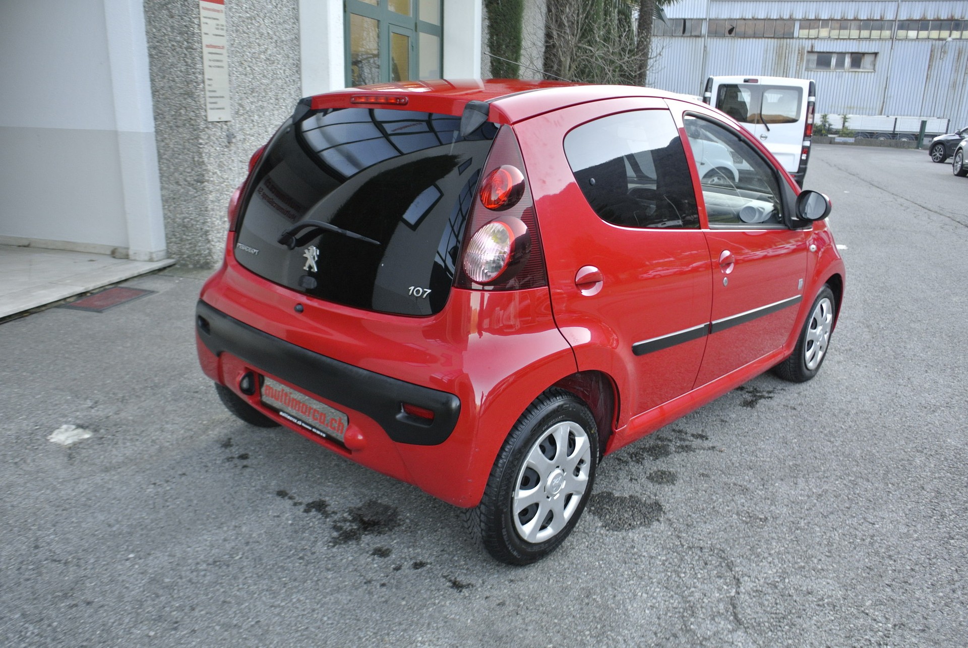 PEUGEOT 107 1.0 Swiss Edition-image-6