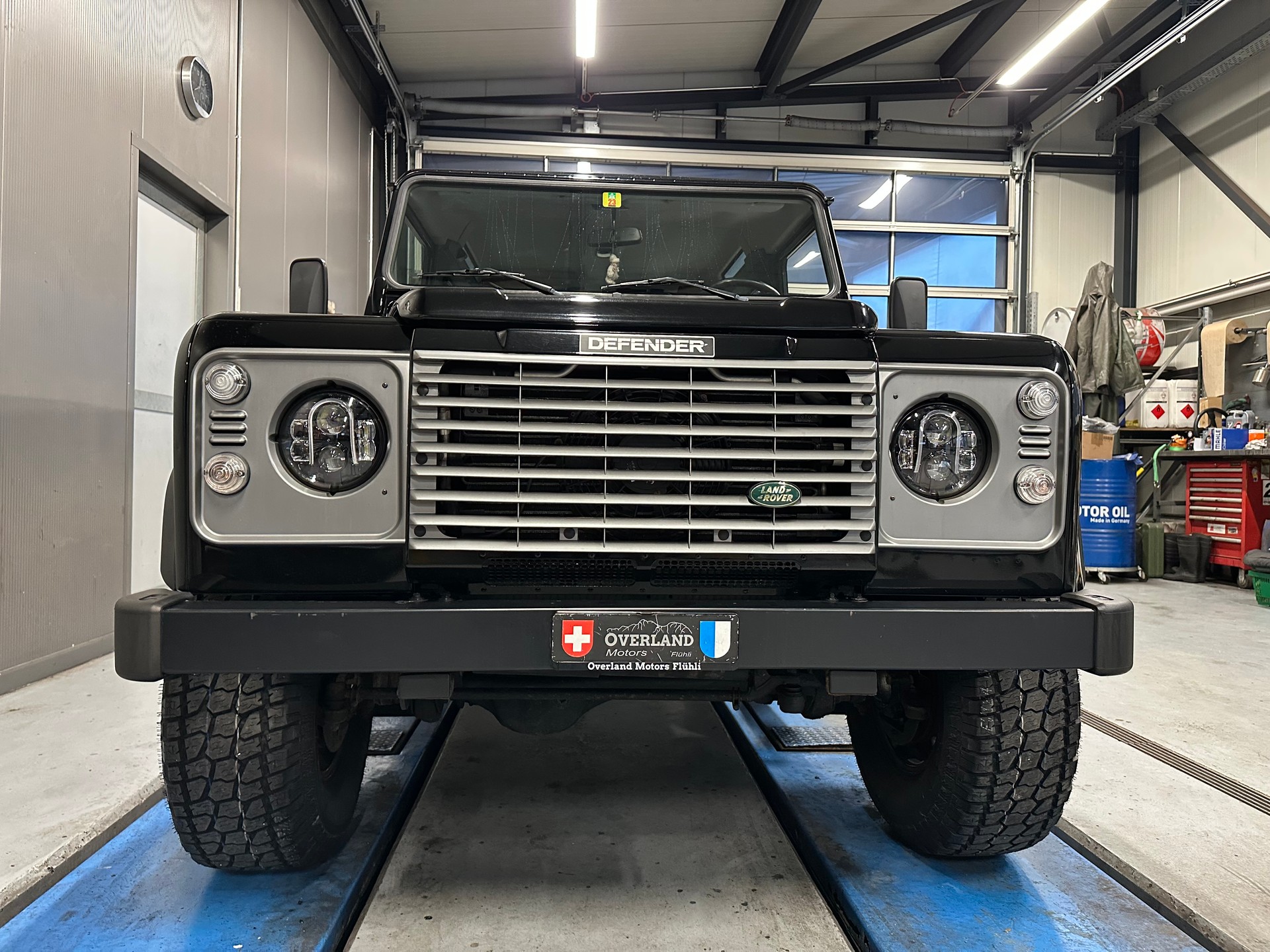 LAND ROVER Defender 90 SW 2.5 Td5 Black Edition-image-7