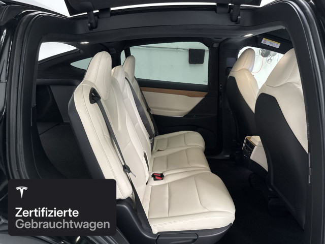 TESLA Model X Long Range AWD-showroom-element-3