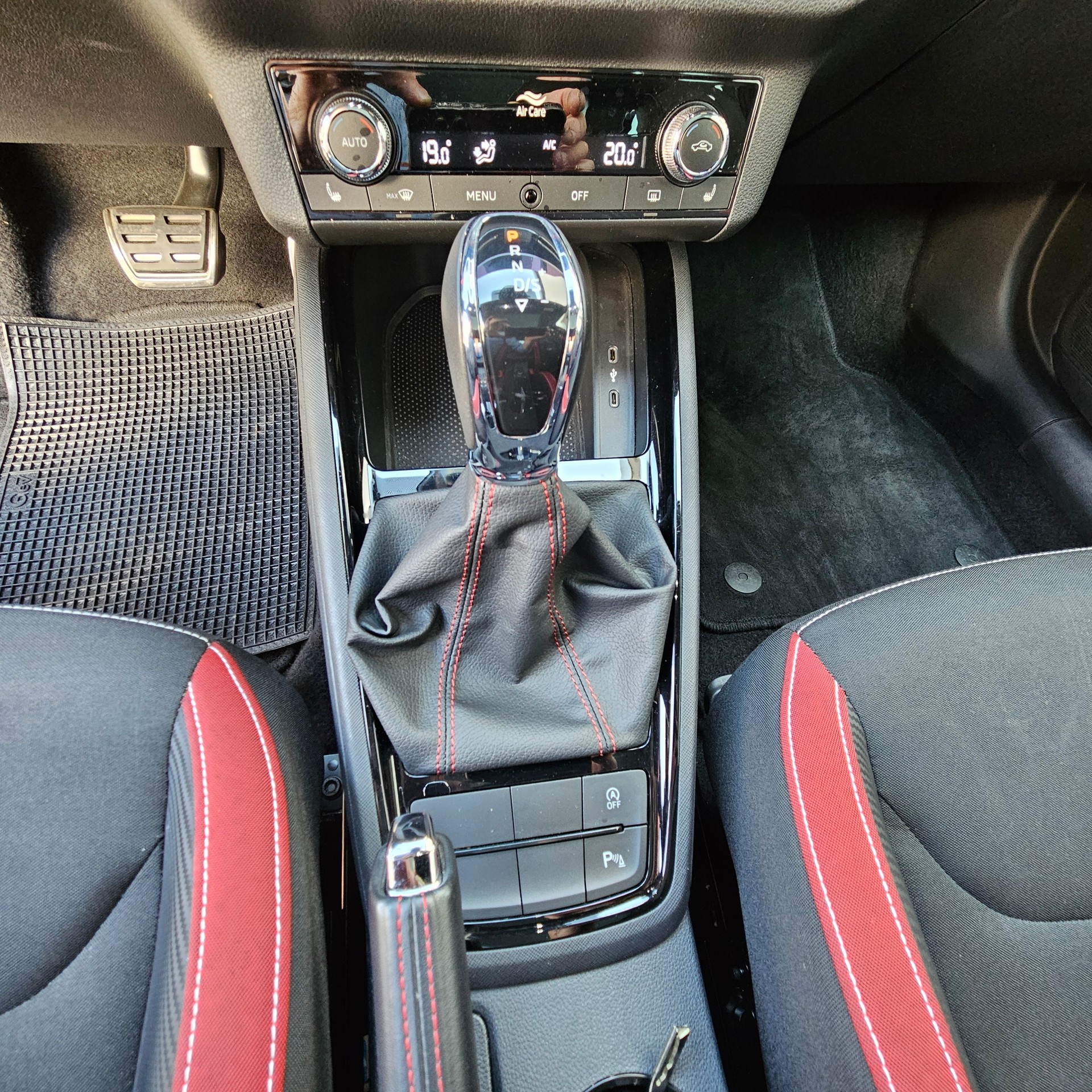 SKODA Kamiq 1.0 TSI Monte Carlo-image-17