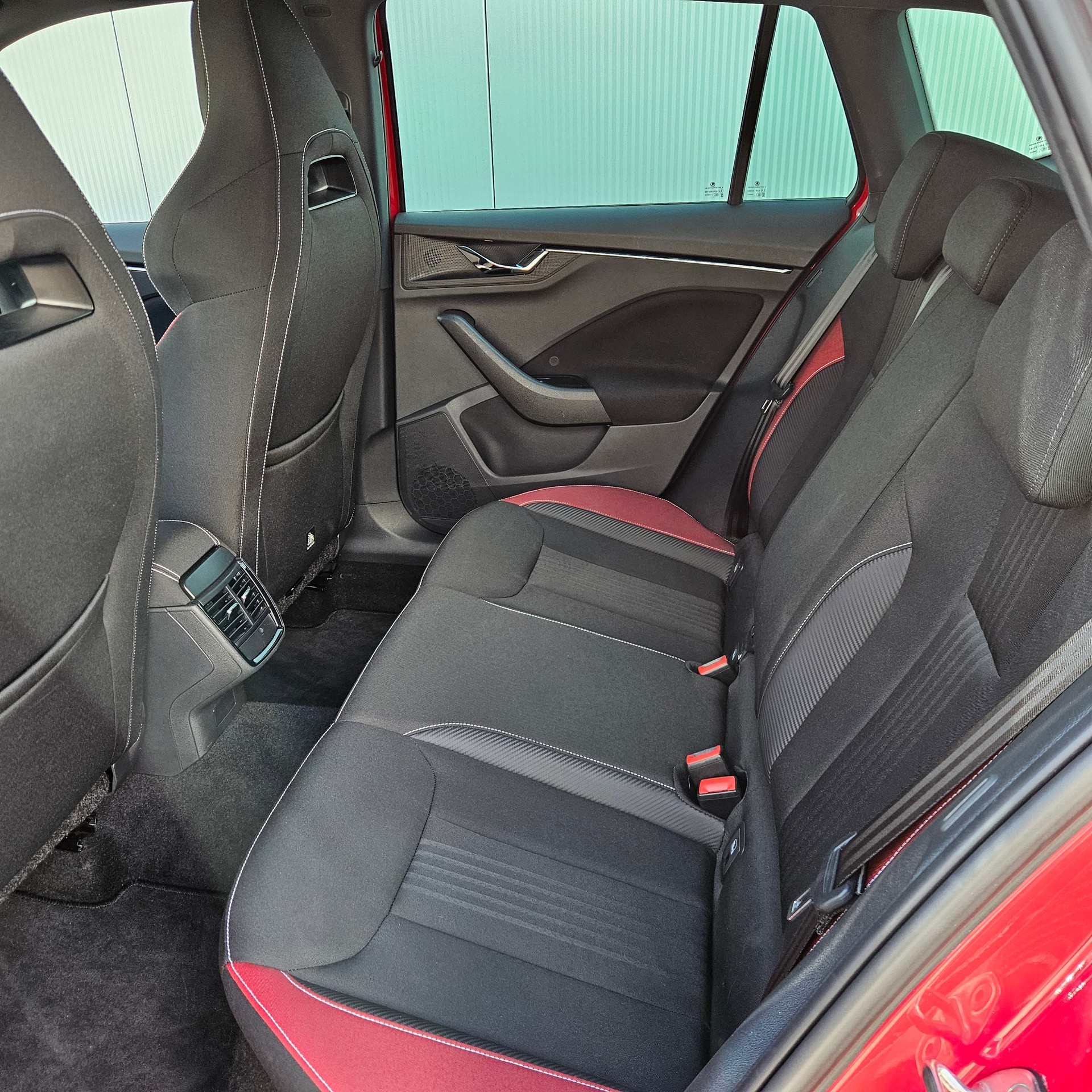 SKODA Kamiq 1.0 TSI Monte Carlo-image-9