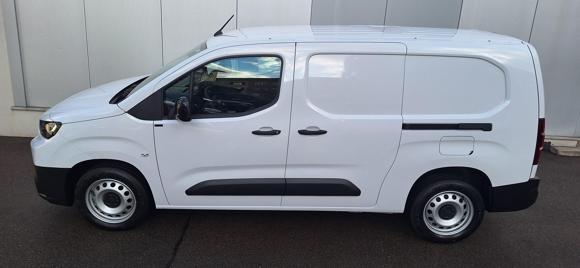 TOYOTA PROACE CITY Van L2 1.5 D Active-showroom-element-1