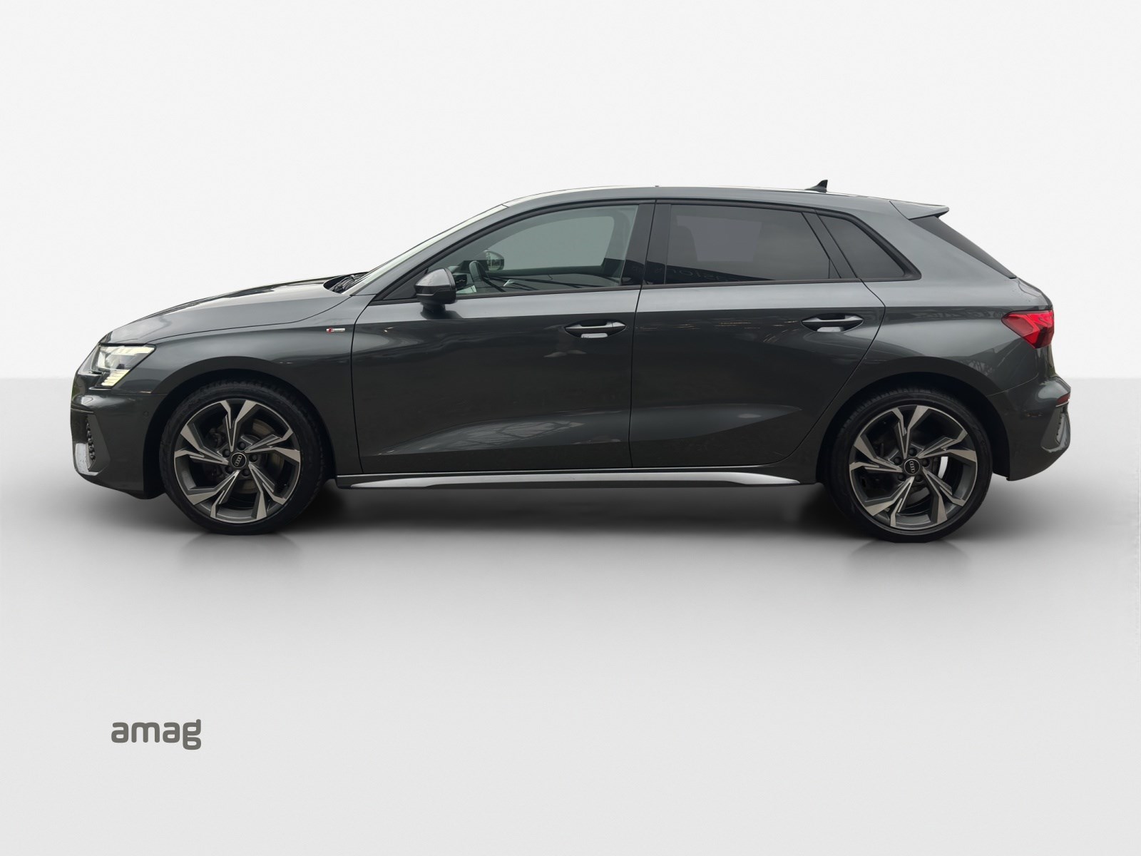 AUDI A3 Sportback 35 TFSI S line Attraction-showroom-element-1