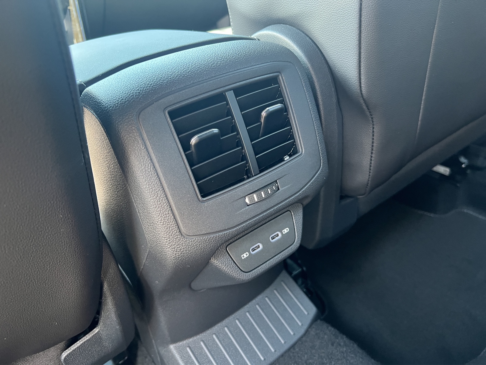 VW T-Roc 2.0 TSI R-Line DSG 4Motion-image-14