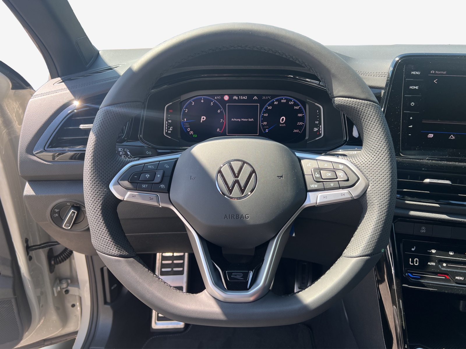 VW T-Roc 2.0 TSI R-Line DSG 4Motion-image-9