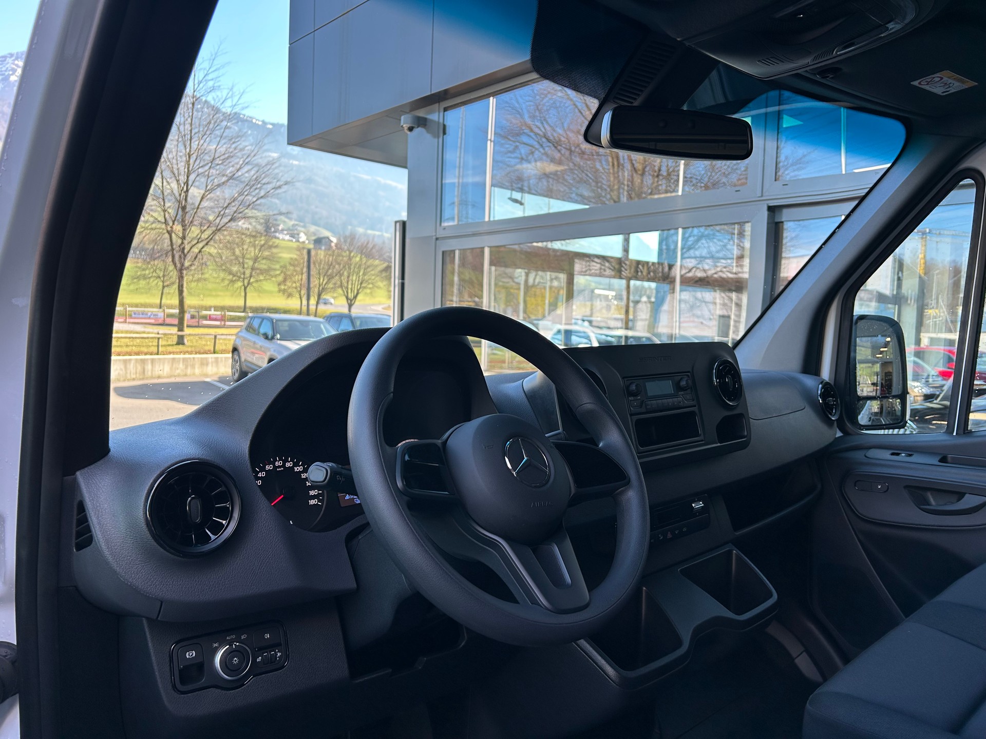 MERCEDES-BENZ eSprinter 312 47kWh Standard-image-16