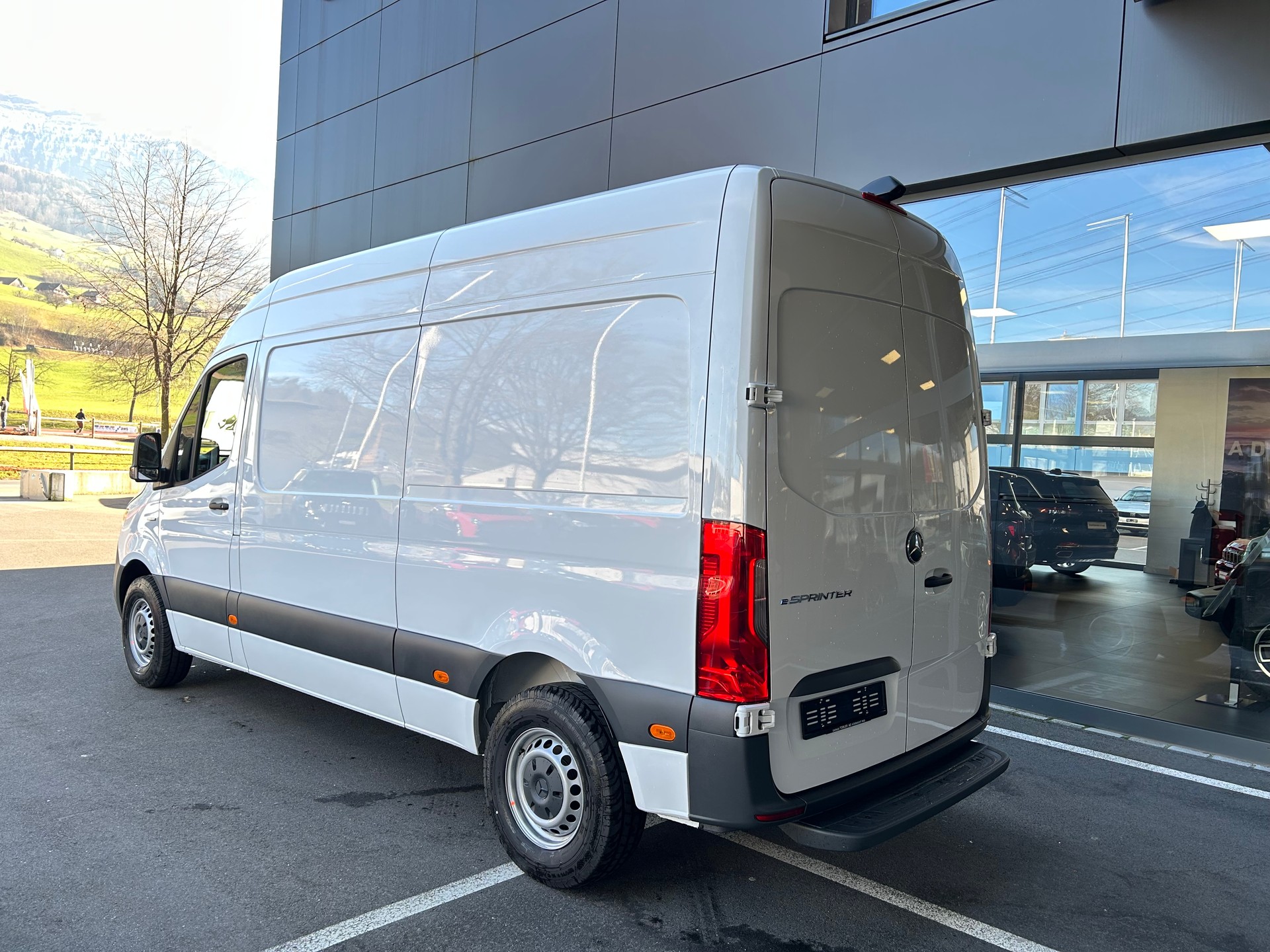 MERCEDES-BENZ eSprinter 312 47kWh Standard-image-12