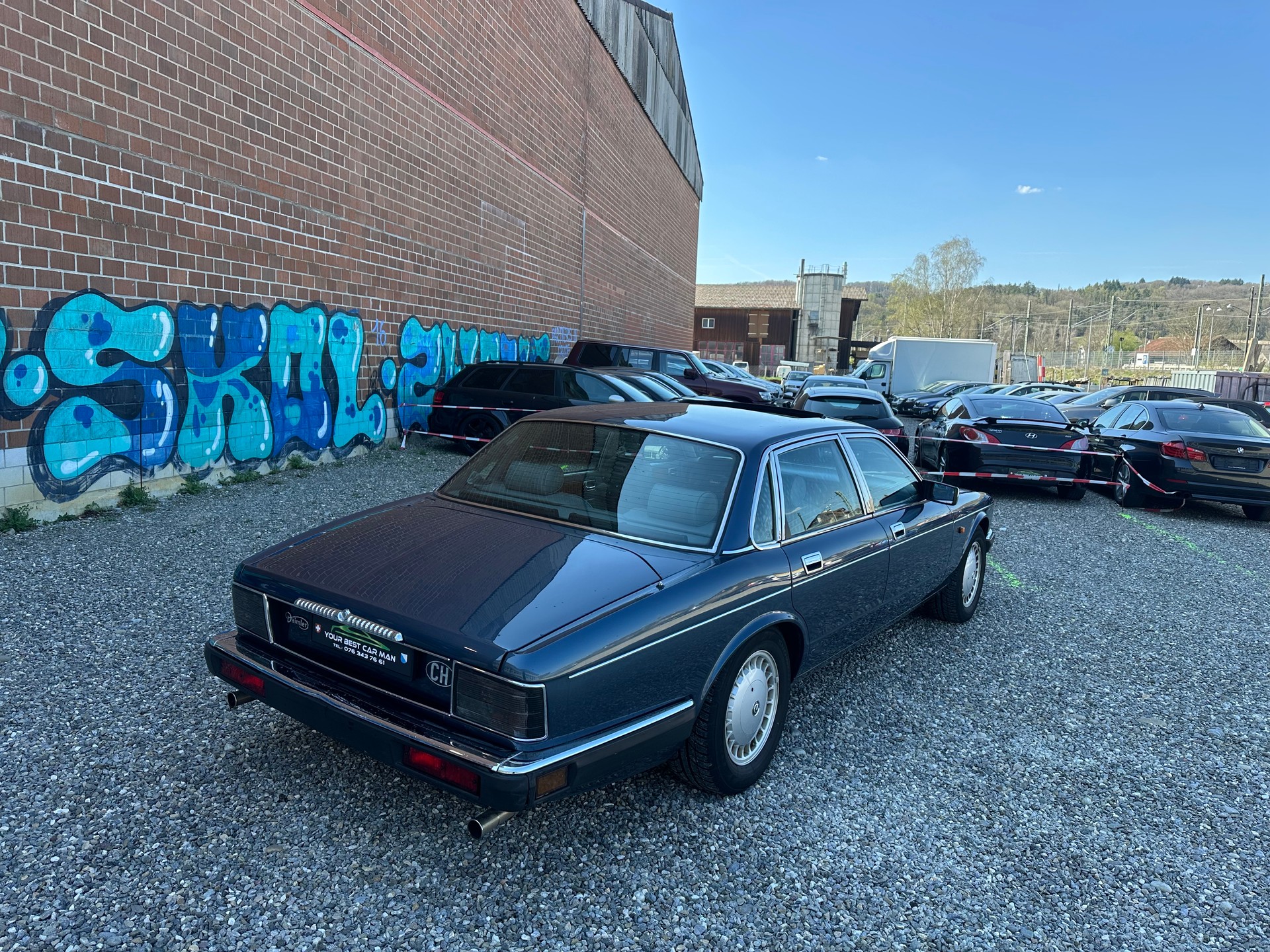 DAIMLER 4.0 Six-image-7