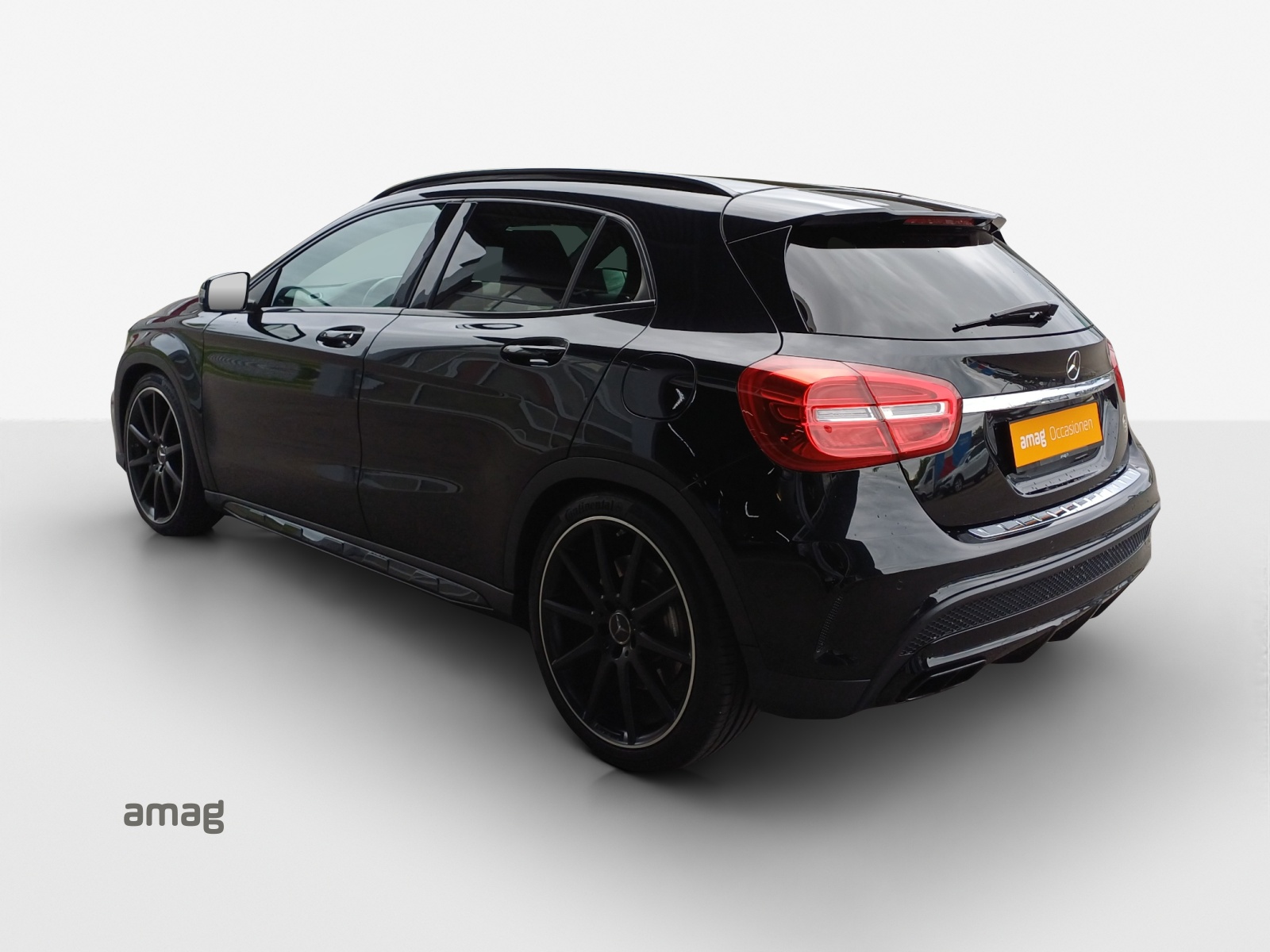 MERCEDES-BENZ GLA 45 AMG 4Matic 7G-DCT-showroom-element-2