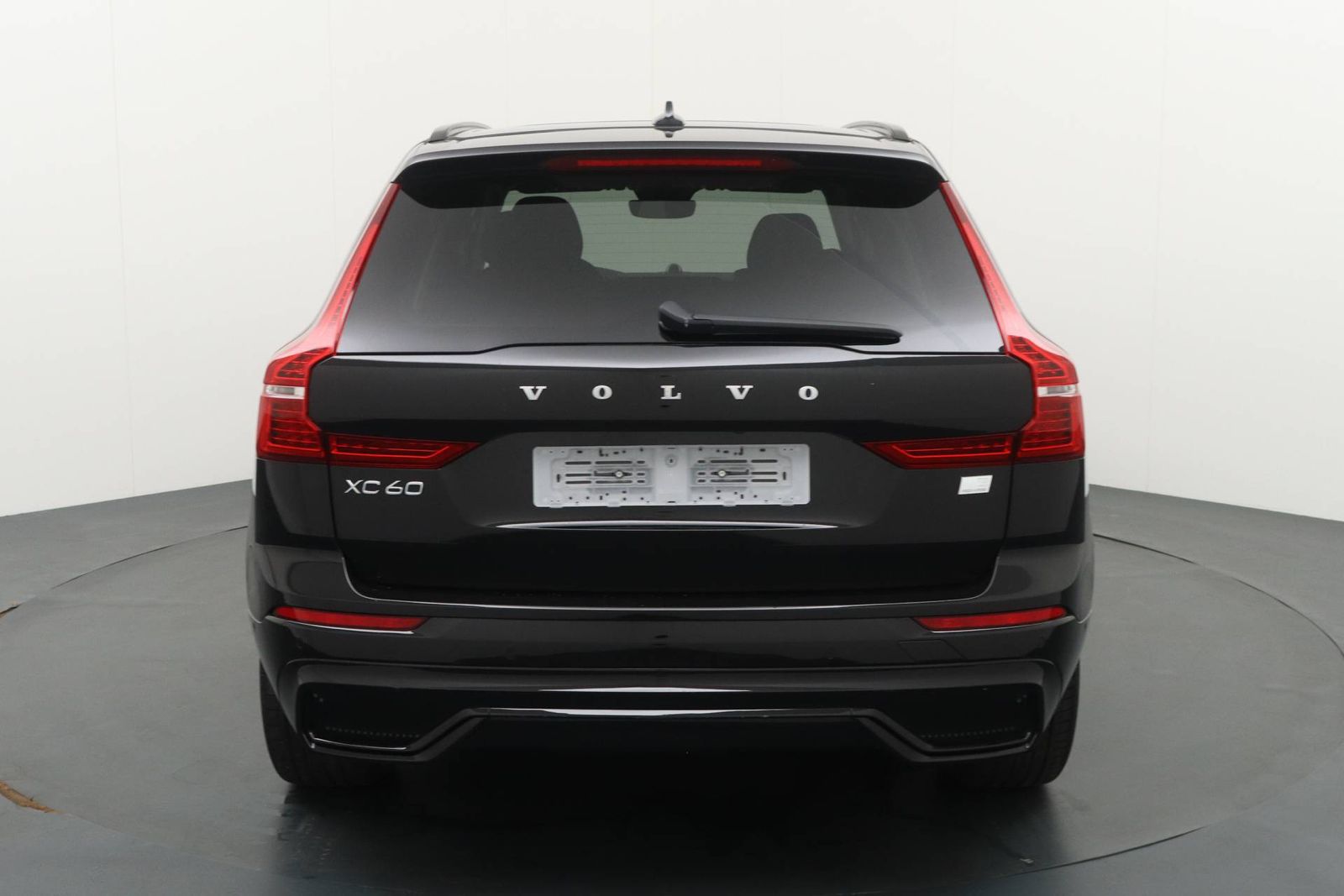 VOLVO XC60 T8 eAWD Ultim Dark 4x4-showroom-element-2