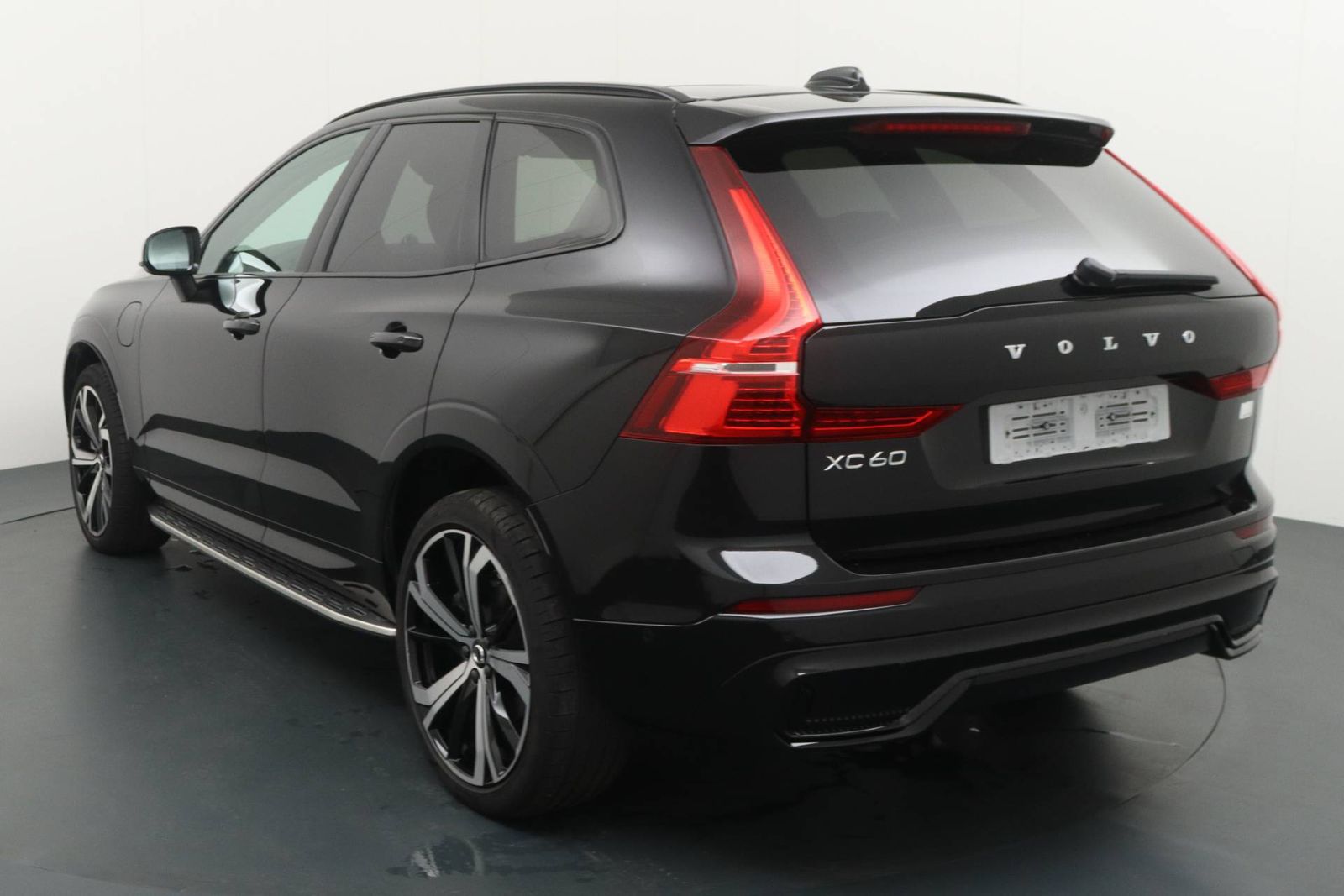 VOLVO XC60 T8 eAWD Ultim Dark 4x4-showroom-element-3