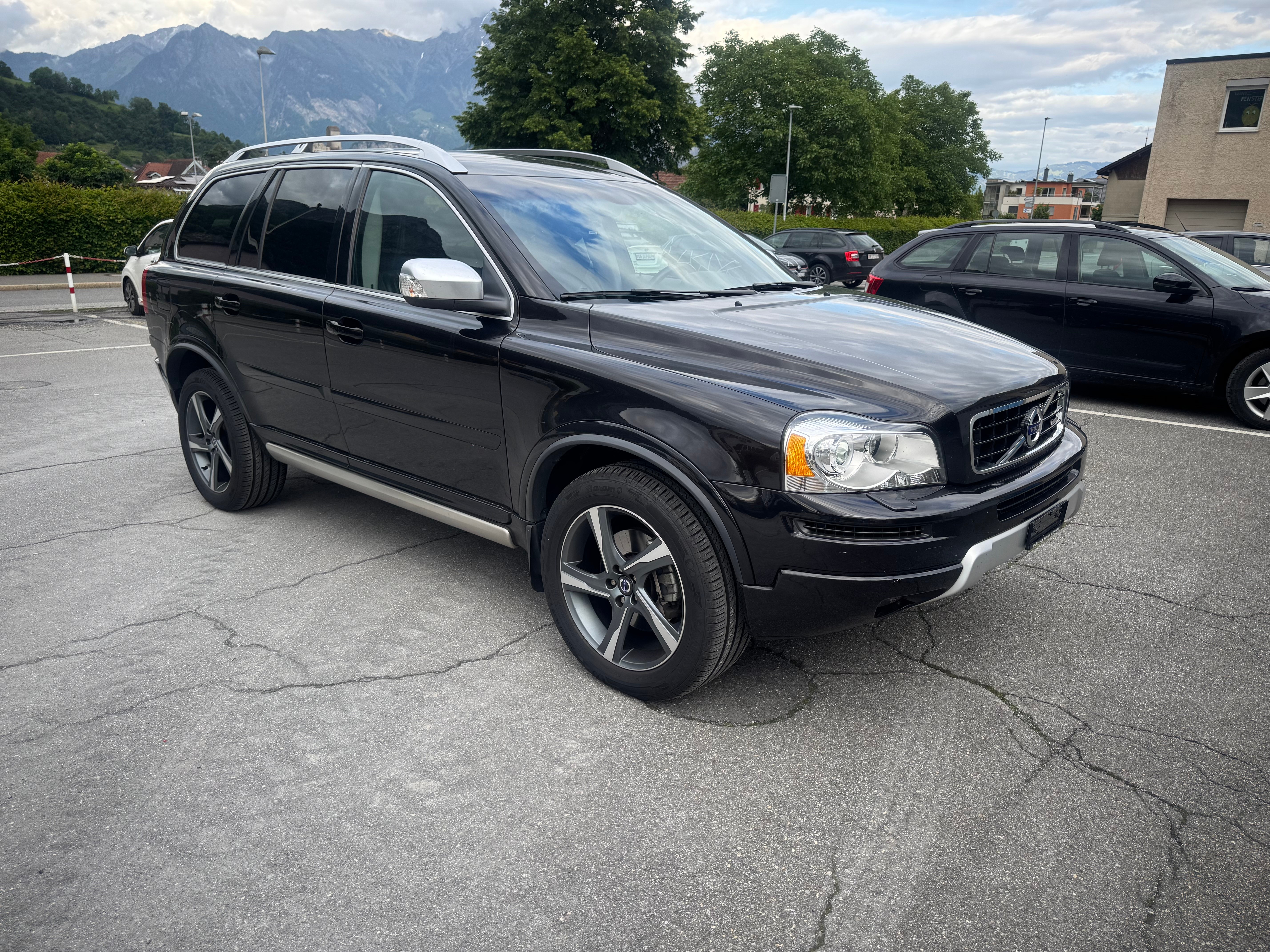 VOLVO XC90 D5 (SUV / GelÃ¤ndewagen)