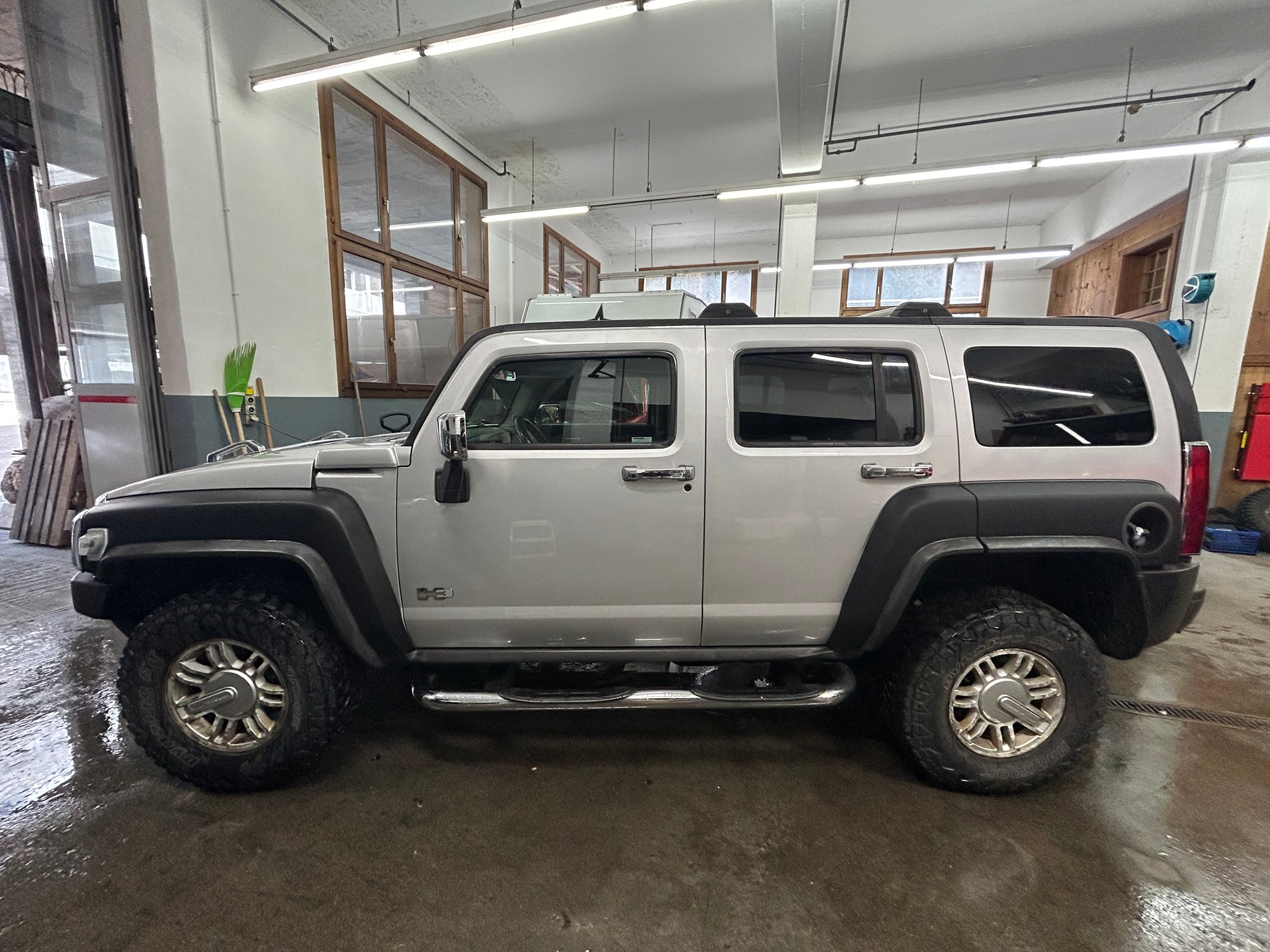 HUMMER H3 3.7 Luxury-image-1