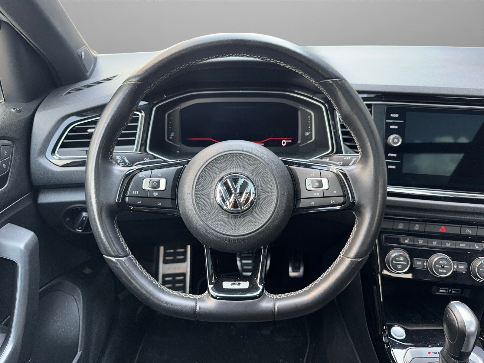 VW T-Roc 2.0 TSI R DSG 4Motion-image-9