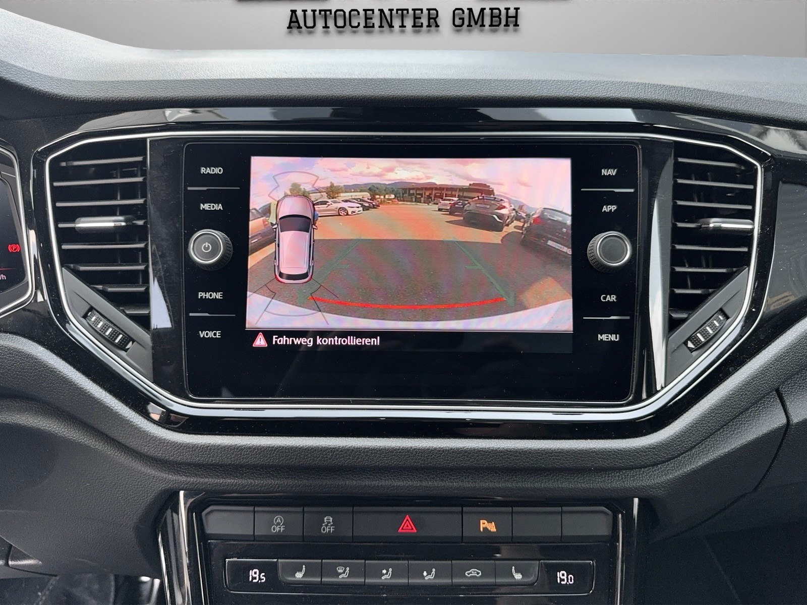 VW T-Roc 2.0 TSI R DSG 4Motion-image-14