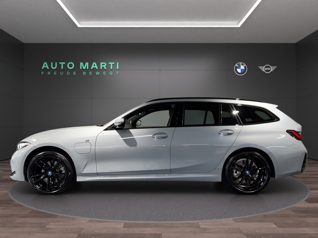 BMW 330e xDrive M Sport-showroom-element-1