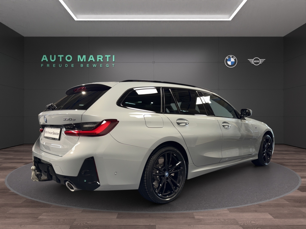 BMW 330e xDrive M Sport-showroom-element-3