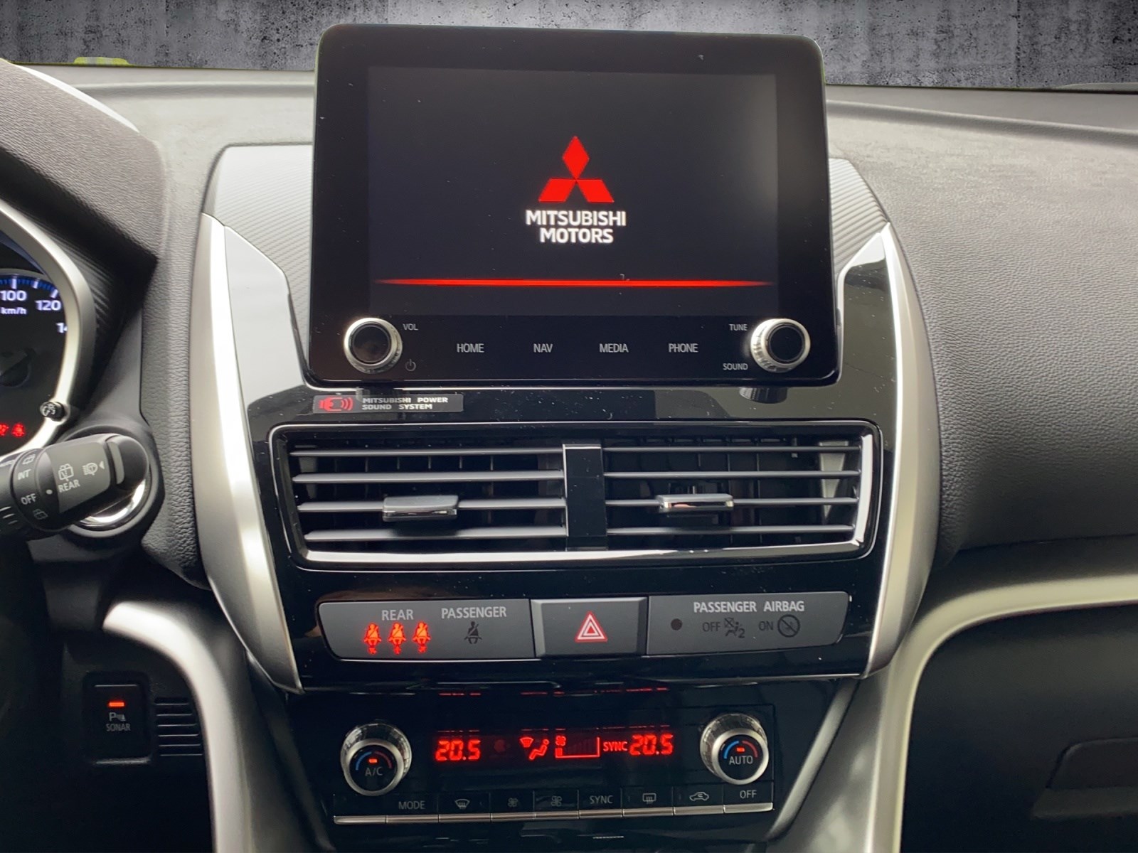 MITSUBISHI Eclipse Cross 2.4 PHEV Instyle 4WD-image-13