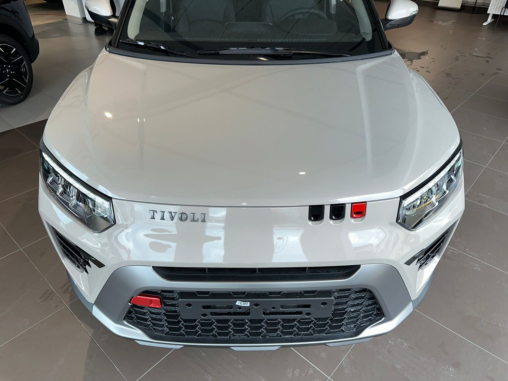 KGM-SsangYong Tivoli 1.5 T GDI Platinum 4WD Automat-showroom-element-3