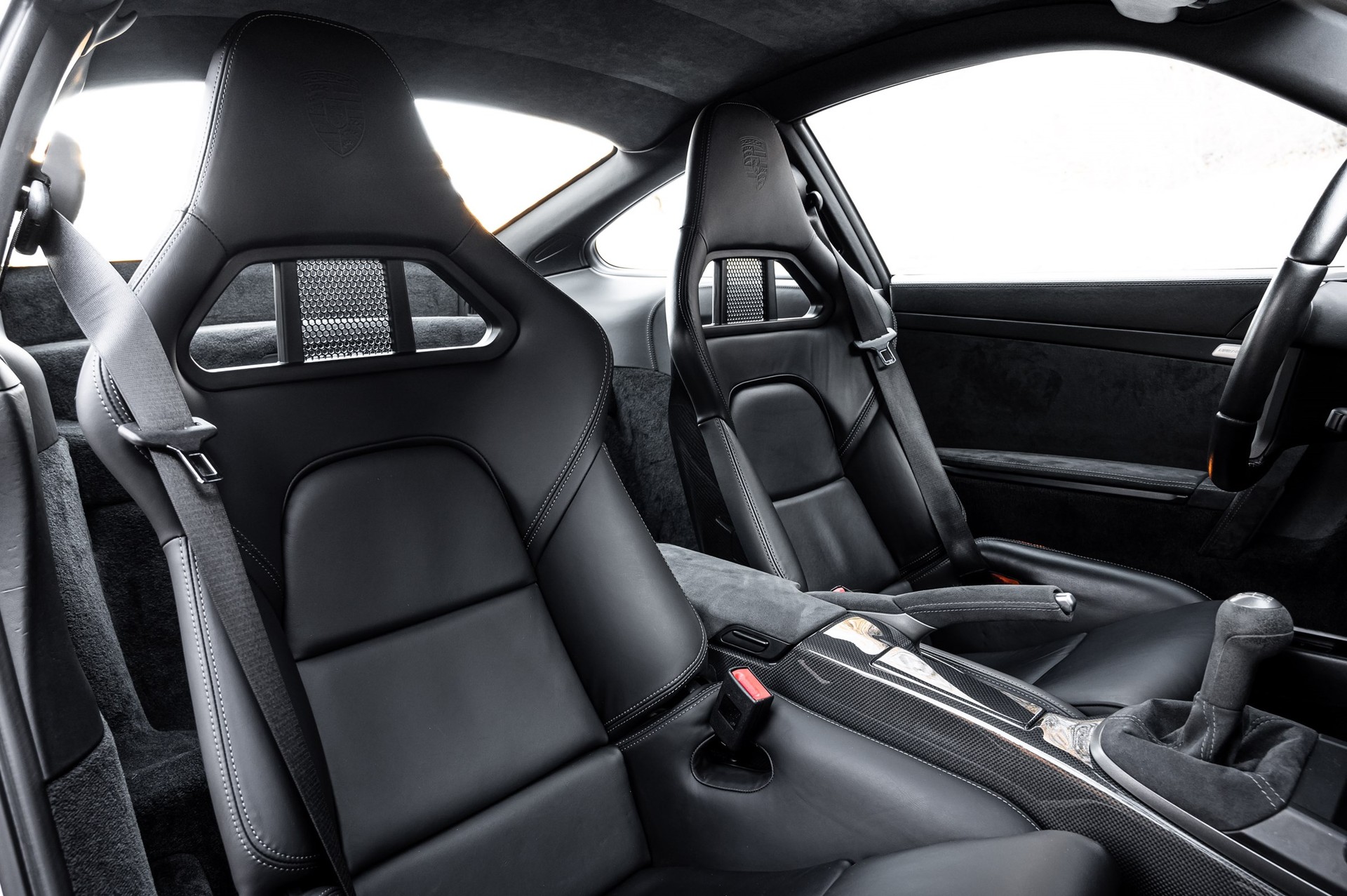 PORSCHE 911 GT2-image-14