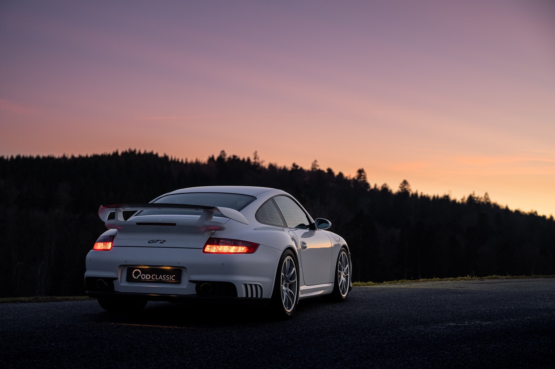 PORSCHE 911 GT2-image-23