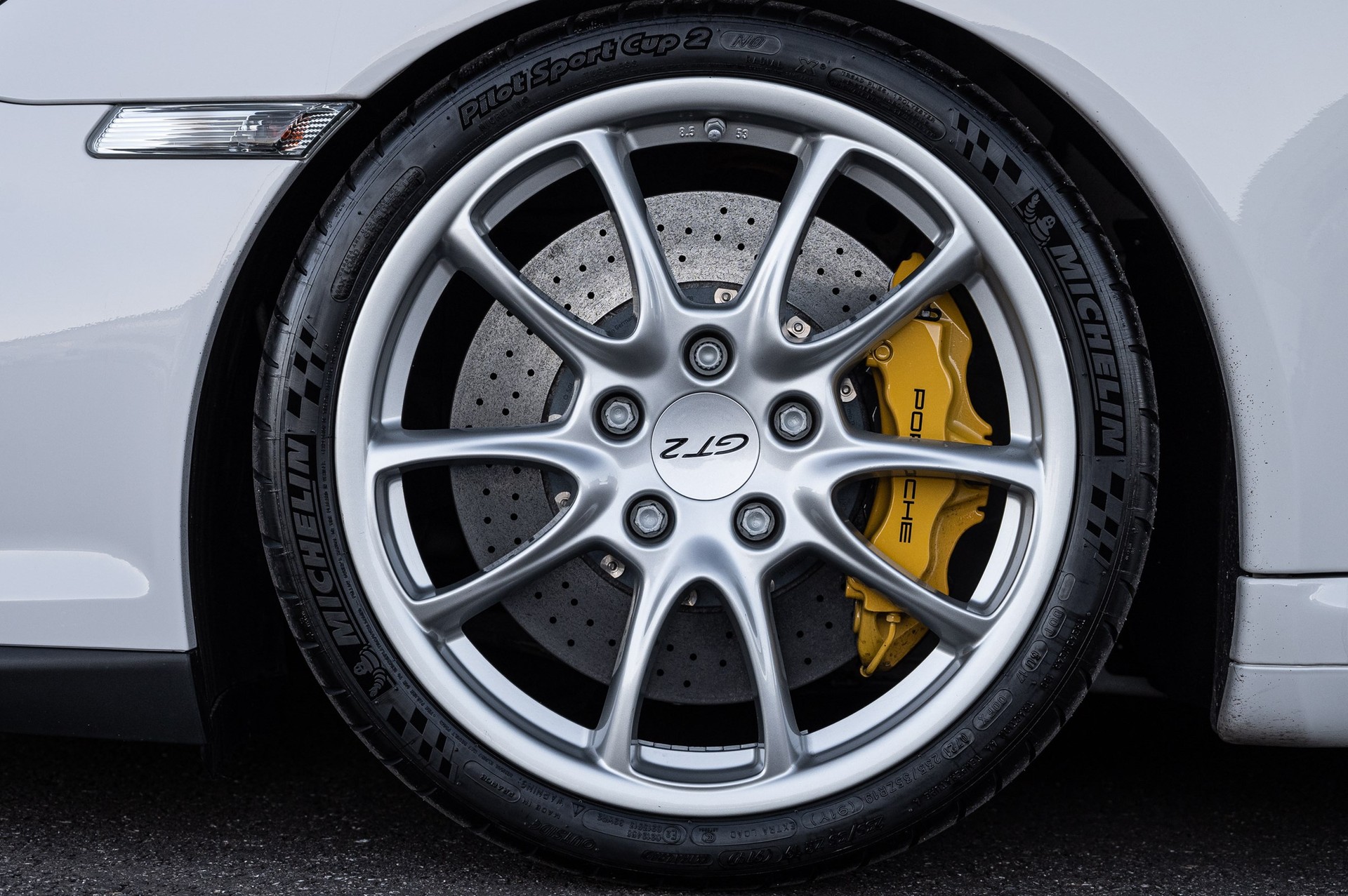 PORSCHE 911 GT2-image-9
