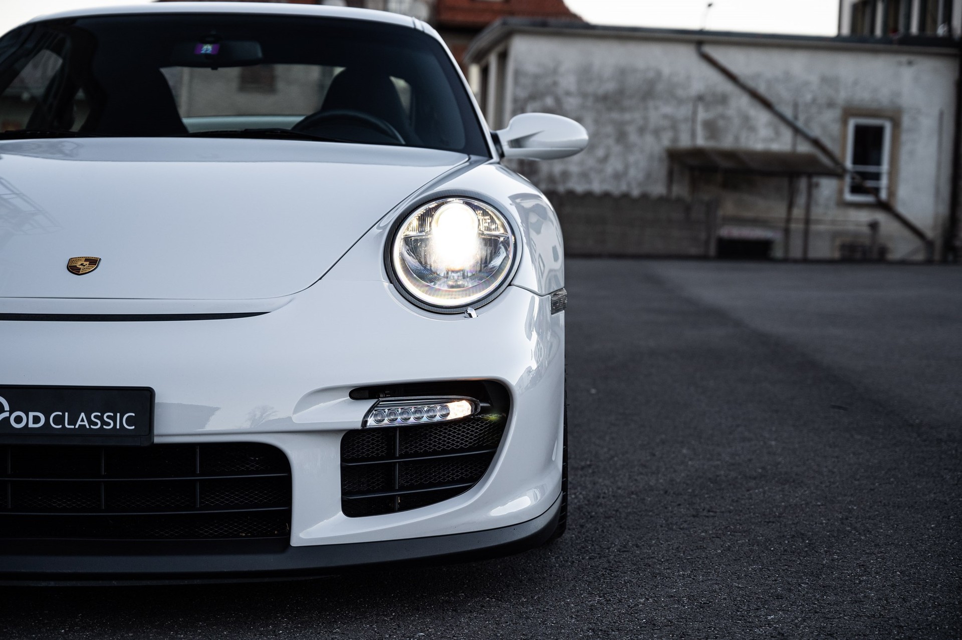 PORSCHE 911 GT2-image-3