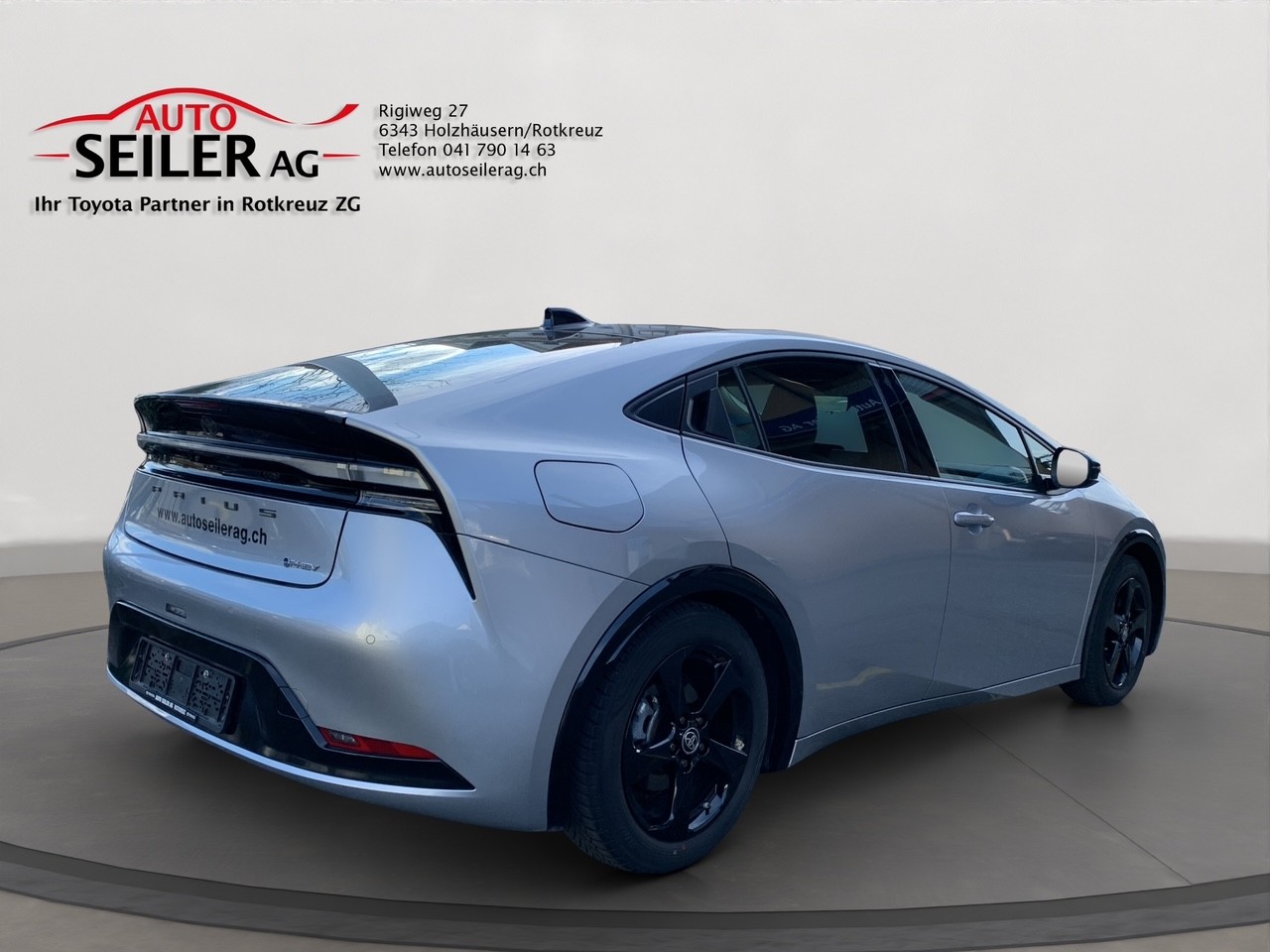 TOYOTA Prius 2.0VVT-i Plug-in Hybrid Style-showroom-element-3