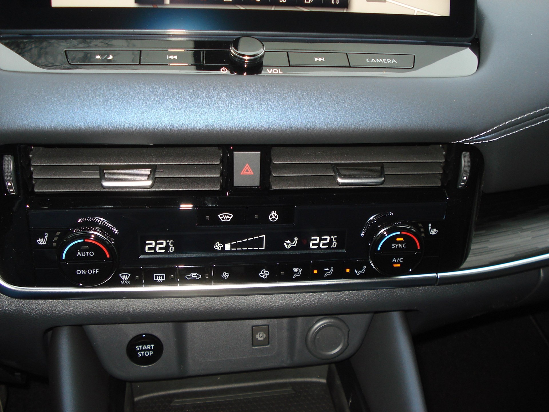 NISSAN Qashqai 1.5 VC-T e-Power Unplugged Limited Edition-image-12
