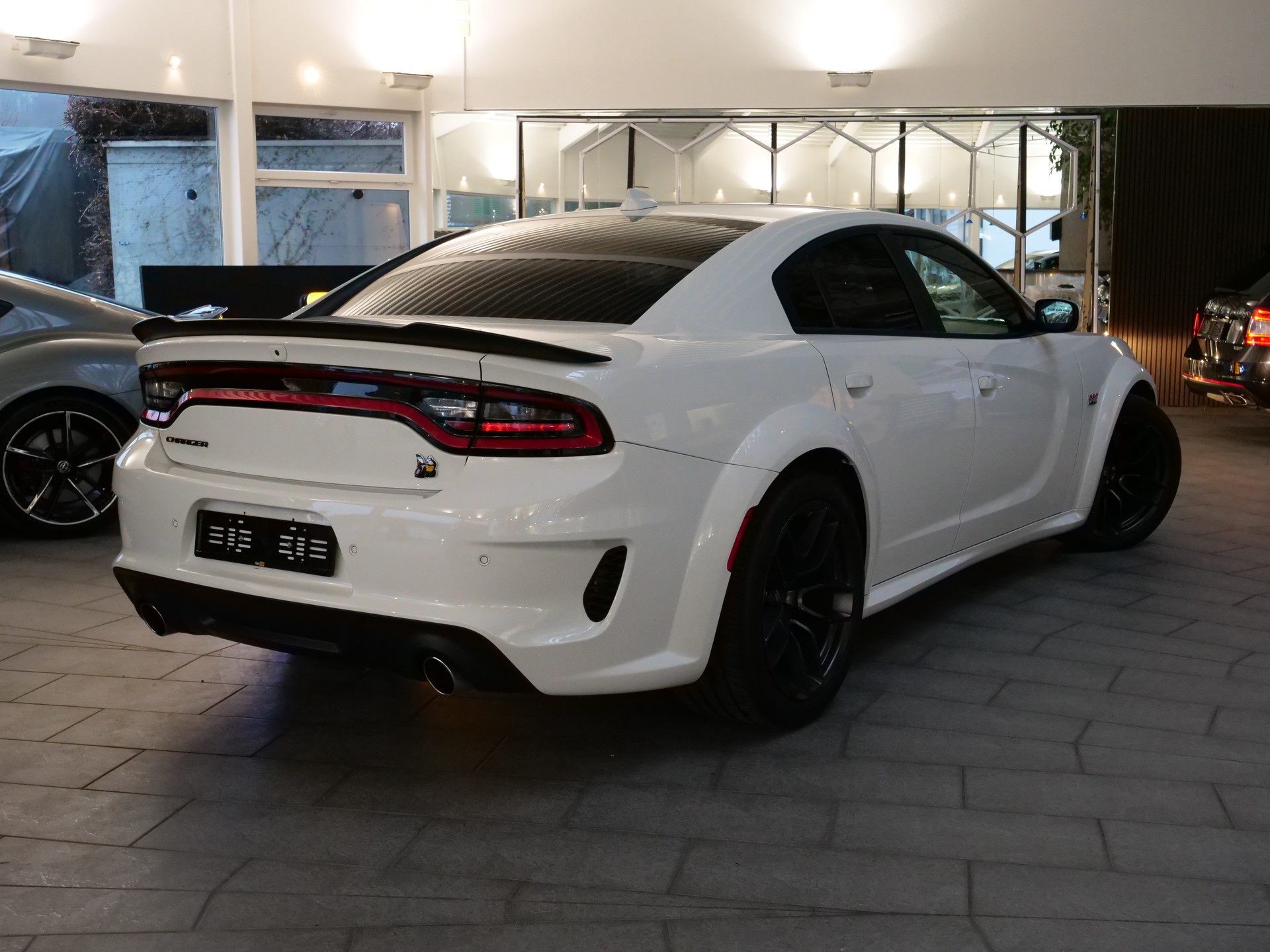 DODGE Charger ScatPack & Original Widebody-showroom-element-2