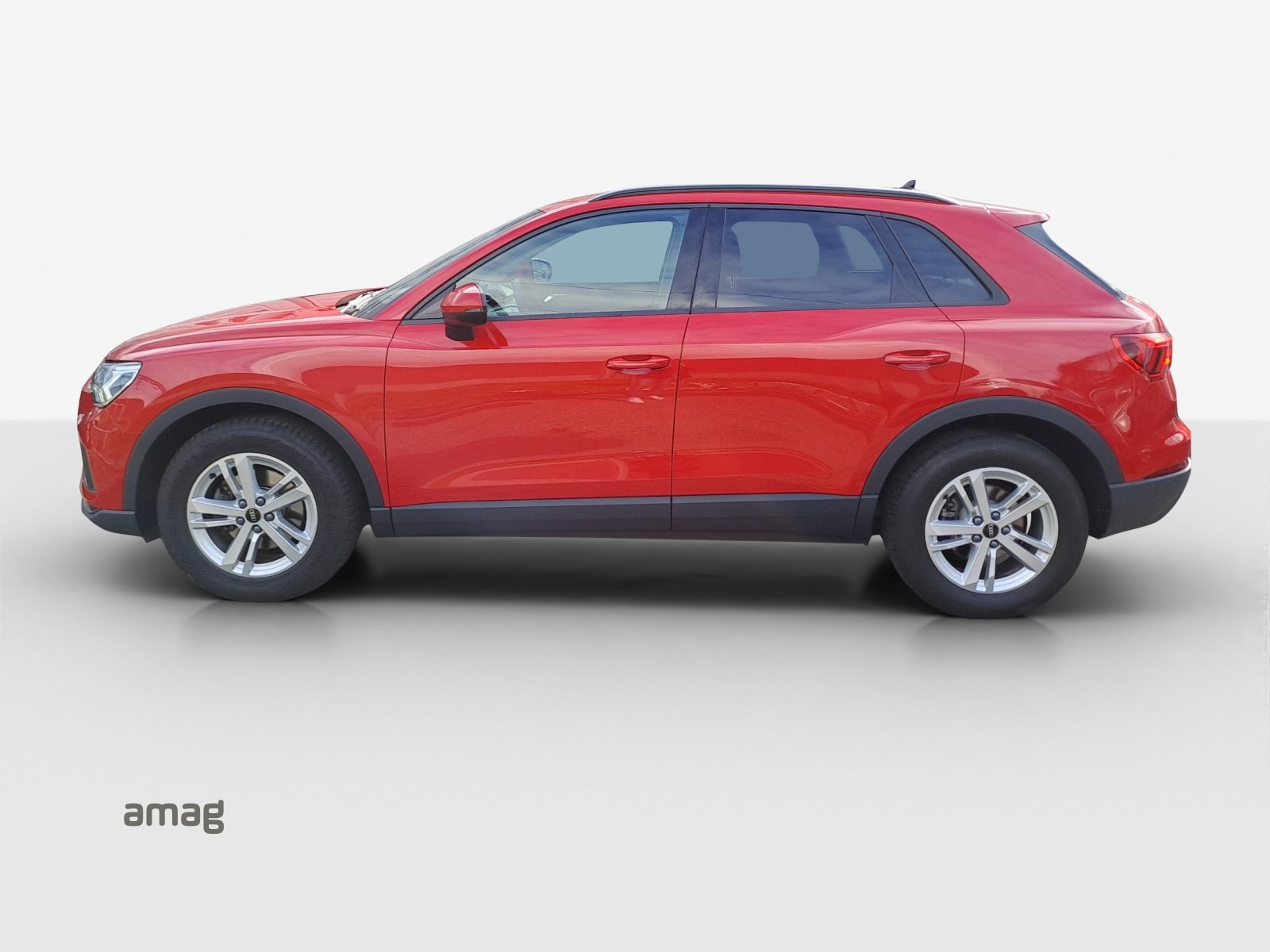 AUDI Q3 35 TFSI Attraction S-tronic-showroom-element-1