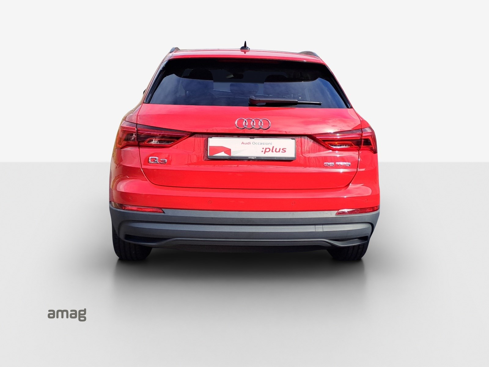 AUDI Q3 35 TFSI Attraction S-tronic-showroom-element-3