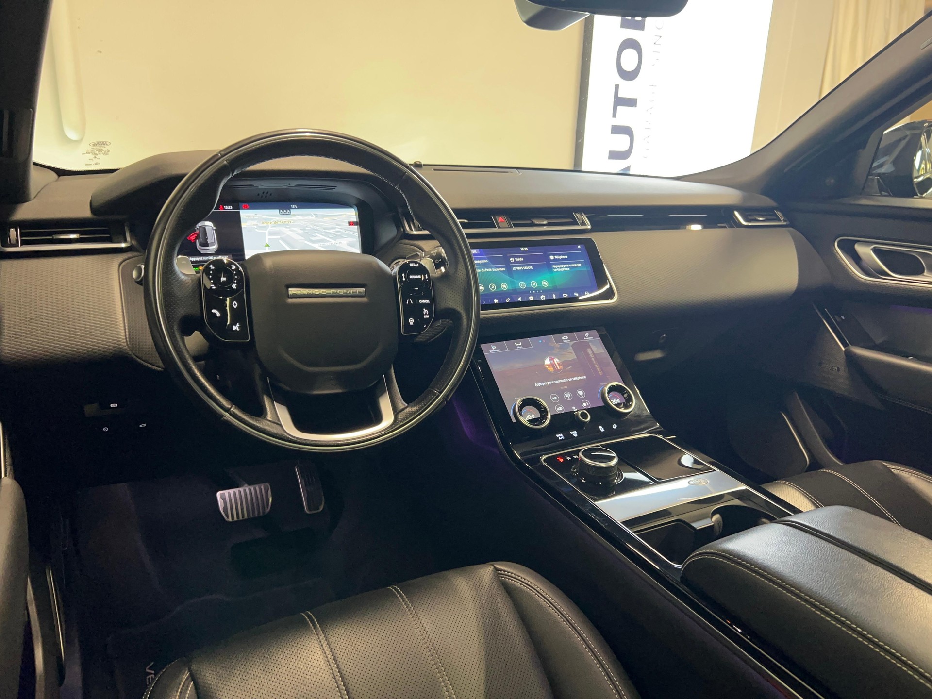 LAND ROVER Range Rover Velar 2.0 T R-Dynamic SE-showroom-element-2