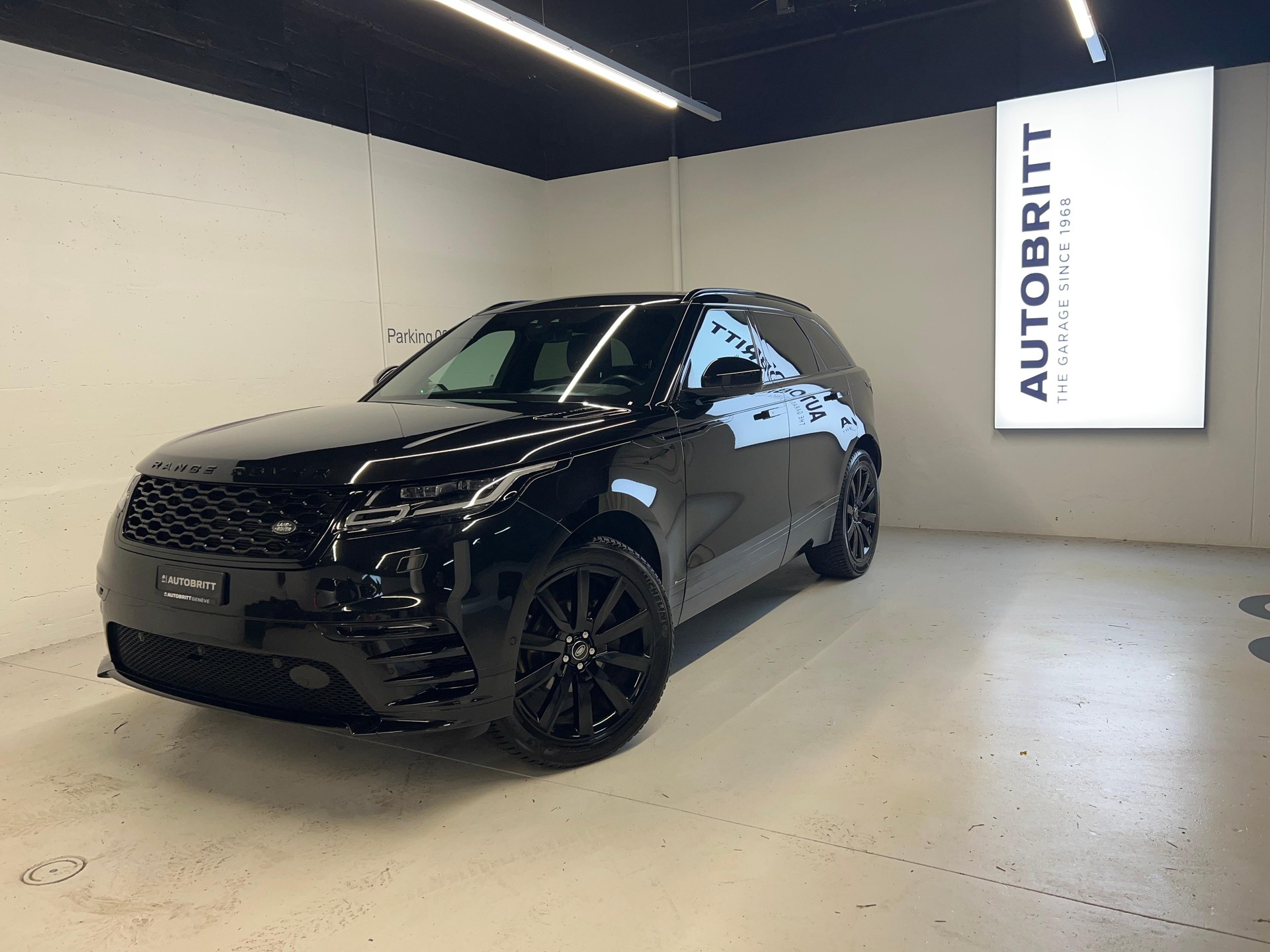 LAND ROVER Range Rover Velar 2.0 T R-Dynamic SE