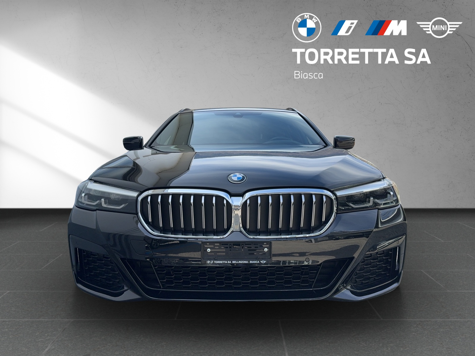 BMW 520d xDrive 48V Touring Pure M Sport Edition-image-7