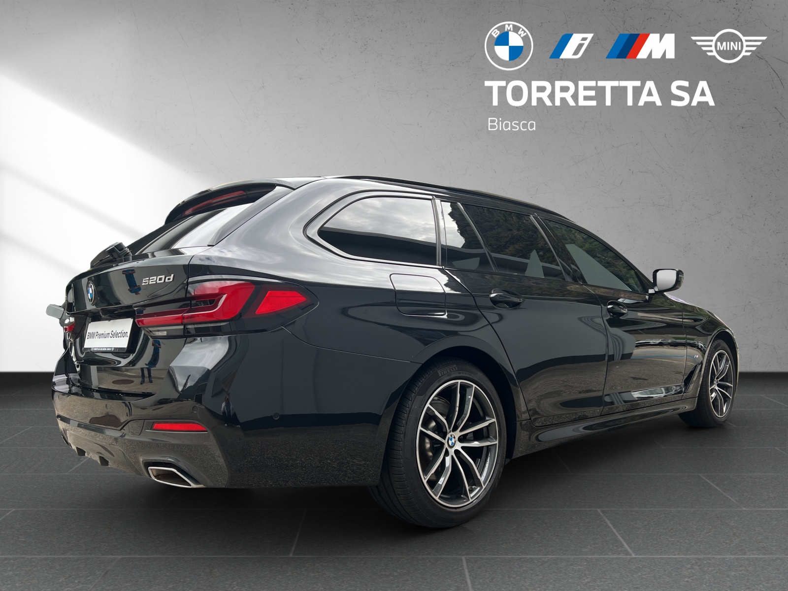 BMW 520d xDrive 48V Touring Pure M Sport Edition-image-4