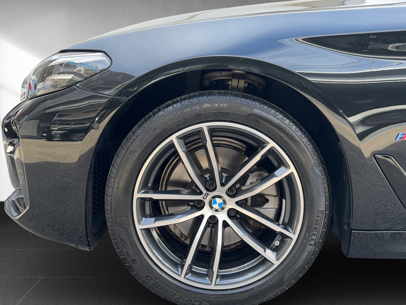BMW 520d xDrive 48V Touring Pure M Sport Edition-image-8