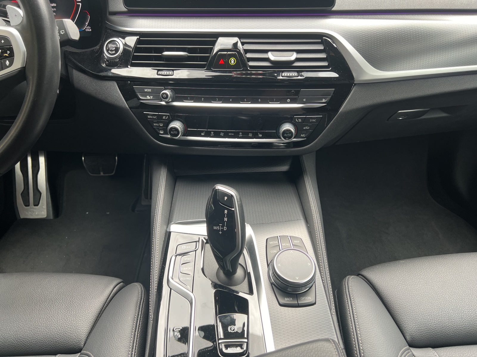BMW 520d xDrive 48V Touring Pure M Sport Edition-image-19