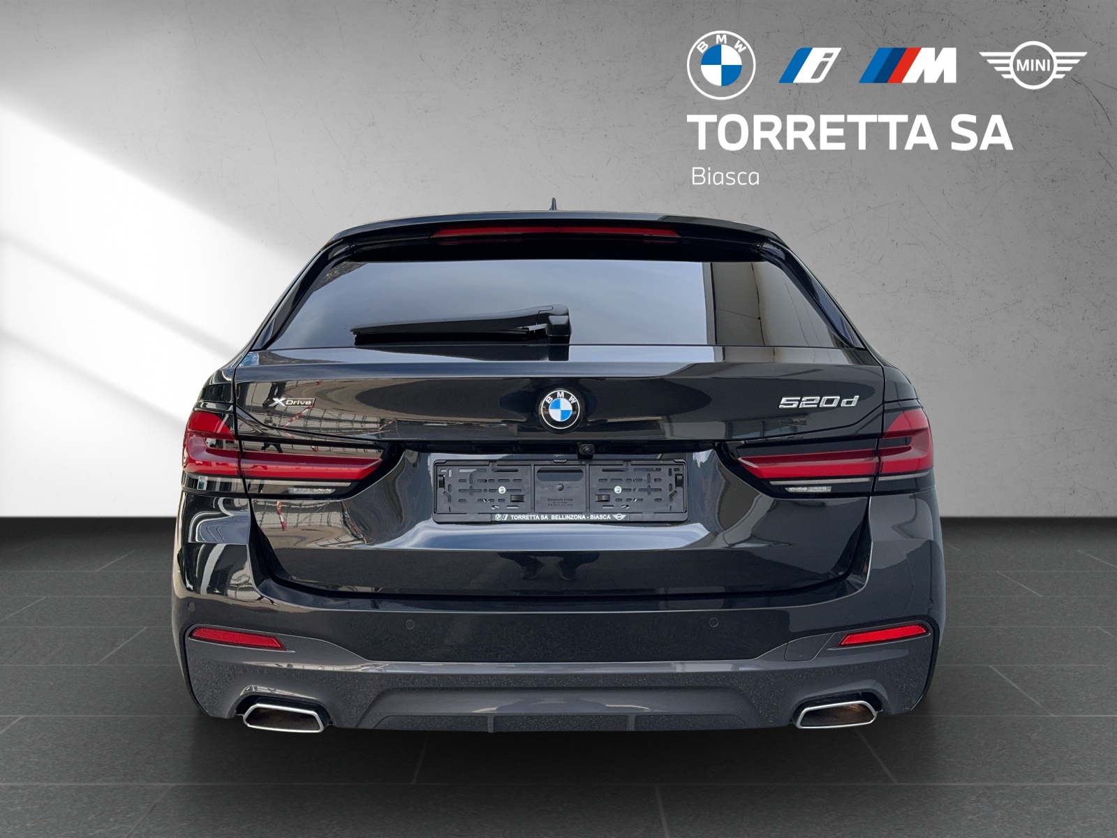 BMW 520d xDrive 48V Touring Pure M Sport Edition-image-3
